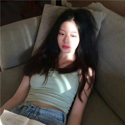 桃花含露又春风